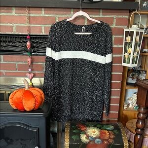Women's Black and White Sweater